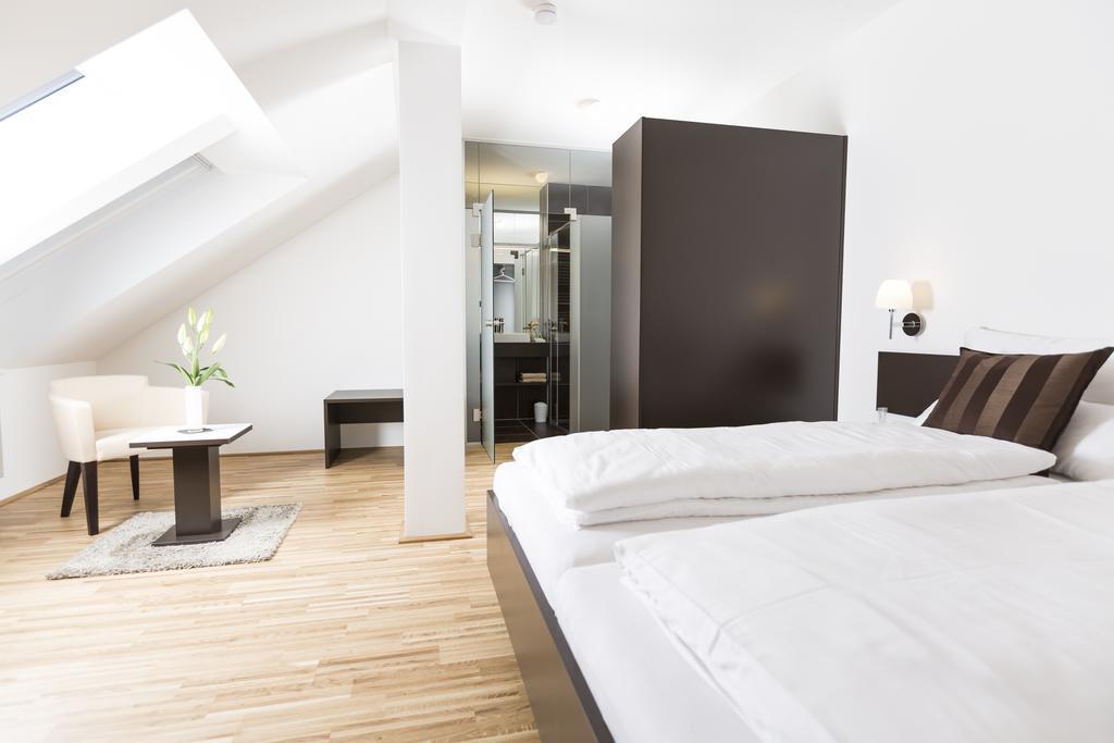 Gaestezimmer By Joechlinger Gerasdorf bei Wien Room photo
